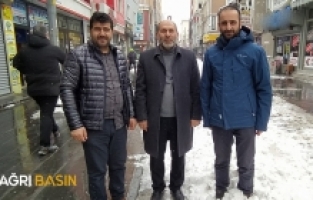 Ağrı'da Karlı yolların temizlenmemesine HÜDA PAR'dan tepki