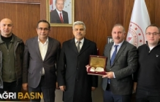 Ağrı Emniyet Müdürü Nihat Özen, Hasanoğlu'na veda ziyareti