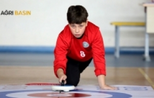 AİÇÜ Ev Sahipliğinde Floor Curling Grup Müsabakaları Başladı