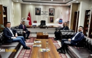 Vali Şimşek'ten Başkan Karadoğan’a tebrik ziyareti 