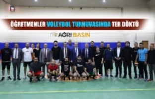 Ağrı’da Öğretmenler Voleybol Turnuvasında Ter Döktü
