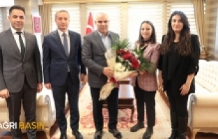 Vali Mustafa Koç, Öğretmenler Günü’nde öğretmenleri ağırladı