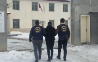 Ağrı'da Uyuşturucu İmalatından Aranan Şahıs Yakalandı