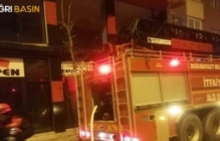 Doğubayazıt'ta Apartman Yangını Hızlı Müdahale İle Söndürüldü