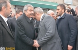 Ağrı Patnos'ta İyi Parti İlçe Başkanı ve Yönetimi AK Parti'ye Katıldı