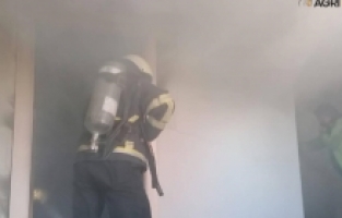 Ağrı, Doğubayazıt'ta İki Katlı İş Yerinde Yangın Çıktı