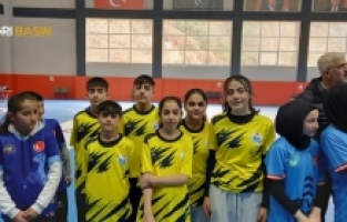 Ağrı Merkez 100. Yıl Ortaokulu öğrencilerinden gurur verici başarı