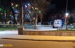 Ağrı'da Atatürk Anıtı'na Bırakılan Şüpheli Paket Polisi Harekete Geçirdi