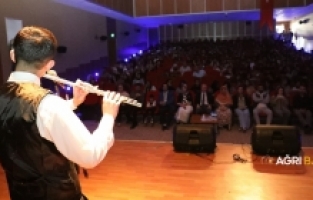Ağrı'da genç müzisyenlerden unutulmaz klasik müzik şöleni