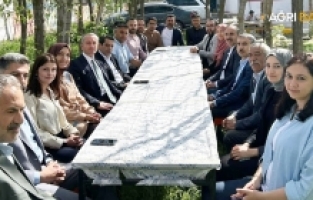 Hasan Kökrek, Türkiye Yüzyılı Maarif Modeli"ni öğretmenlere anlattı