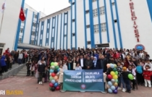 Ağrı Belediyesi’nden Çocuklara Sinema Keyfi