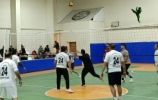 Ağrı’da Öğretmenler Günü’ne Özel Spor Turnuvalarında Heyecan Sürüyor