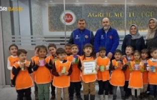 Ağrı'da Minik Yüreklerden Gazze'ye Büyük Destek