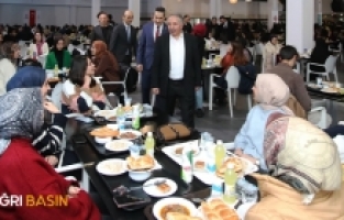 Prof. Dr. Karabulut, Öğrencilerle İftar Sofrasında Buluştu