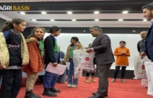 Tutak’ta İstiklâl Marşı konulu Şiir Okuma Yarışması