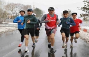 Ağrı’da Kurtuluş Koşusu Heyecanı: Dereceye Giren Sporcular Belli Oldu