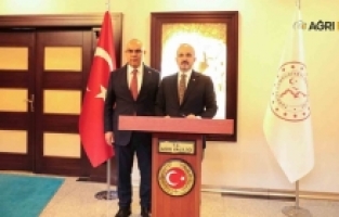 İçişleri Bakan Yardımcısı Turan: Sahipsiz Hayvanlar İçin Yeni Düzenleme Geliyor