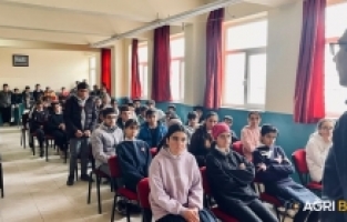 Diyadin’de Öğrencilere Polislik Mesleği Tanıtıldı