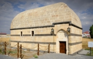 Ağrı’da Tarihi Hamur Kümbeti Restore Edildi