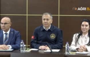 Bakan Yerlikaya Ağrı’da STK temsilcileriyle buluştu