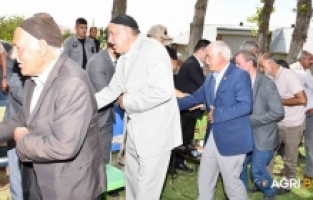Patnos’ta husumetli aileler barışla kucaklaştı