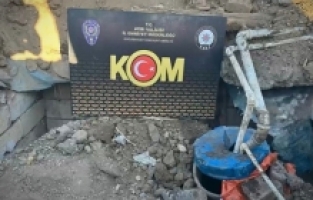 Ağrı’da Gömülü Tankta Kaçak Motorin Ele Geçirildi