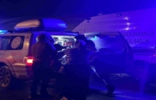 Ağrı’da Zorlu Kurtarma: Hasta Arazi Ambulansıyla Taşındı