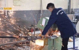 Ağrı’da Öğrenciler Atölyelerde Meslek Öğreniyor