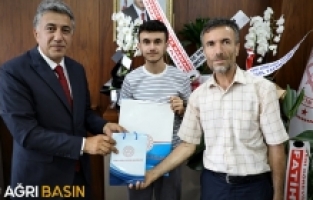 Ağrılı Öğrenci Kur’an-ı Kerim Yarışmasında Türkiye İkincisi