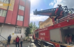Doğubayazıt’ta Apartman Yangını Paniğe Neden Oldu