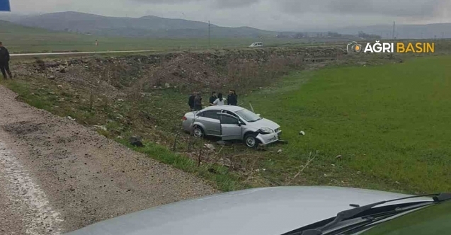 Diyadin Yolunda Kontrolden Çıkan Araç Şarampole Uçtu
