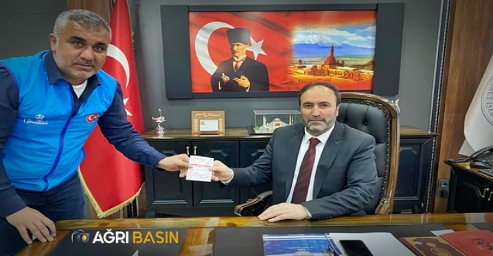 Ağrı İl Müftüsü Dr. İhsan İlhan Kurban Bağışını Yaptı
