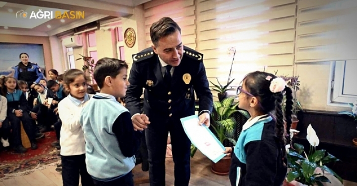 Ağrı’da Minik Eller Polisle Buluştu: Emniyette Heyecan Dolu Gün!