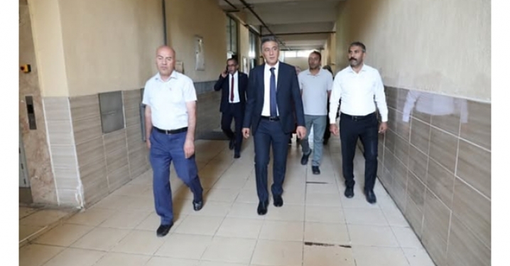 Çakan, Taşlıçay’da okulların hazırlıklarını inceledi