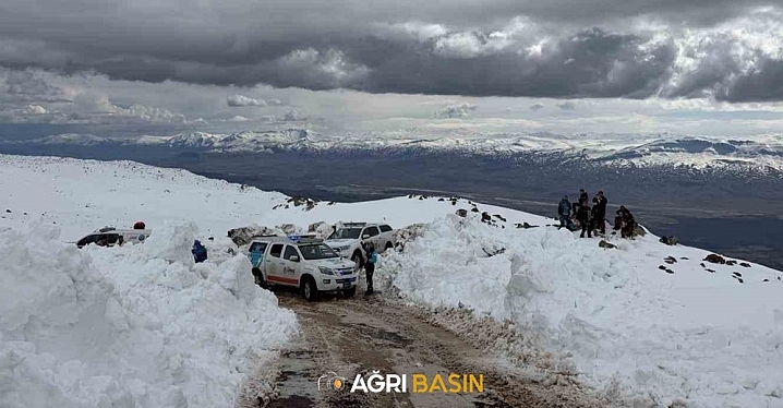 Ağrı Dağı’nda Nefes Kesen Arama: Kadın Dağcıdan Haber Alınamıyor!