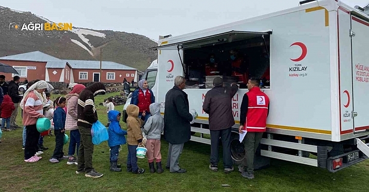 Patnos'ta Yaralar Paylaşılarak Sarılıyor: Kızılay Sahada!