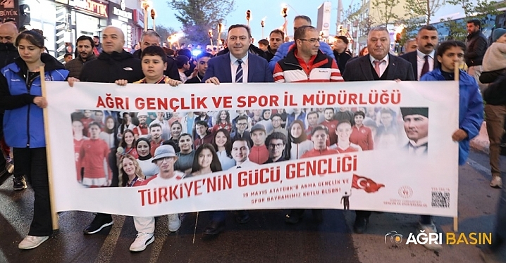 Ağrı’da 19 Mayıs Fener Alayı Coşkusu Yaşandı