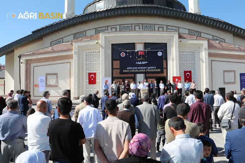 Ağrılı Hacı Adayları kutsal topraklara dualarla uğurlandı