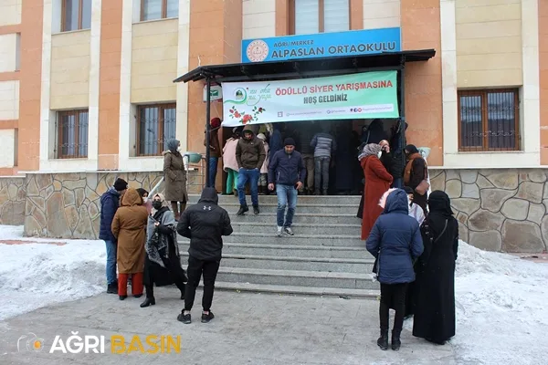 Ağrı'da Soğuk Havaya Rağmen Siyer Yarışması Yapıldı