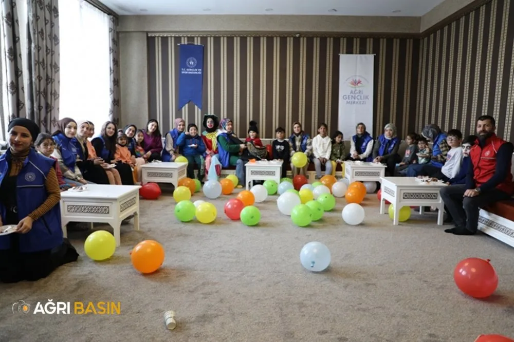 Ağrı'da Depremzede Cemre Demir’e Doğum Günü Sürprizi