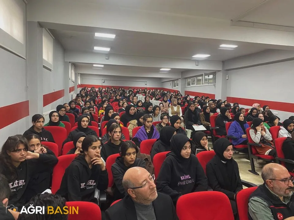 Ağrı'da Lise Öğrencilerinden Gazze'ye Yardım Kermesi