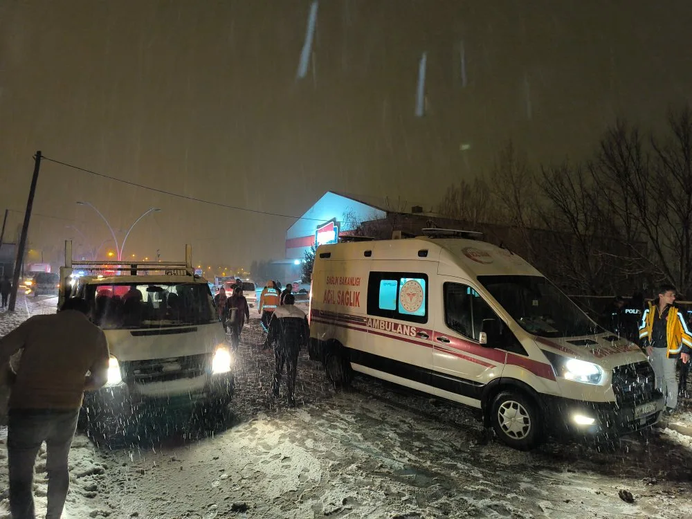 Ağrı’da Kar Yağışı Kazaya Neden Oldu!