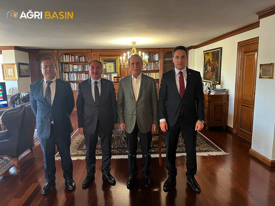 AİÇÜ Rektörü Prof. Dr. KARABULUT, IC Vakfı'nı Ziyaret Etti