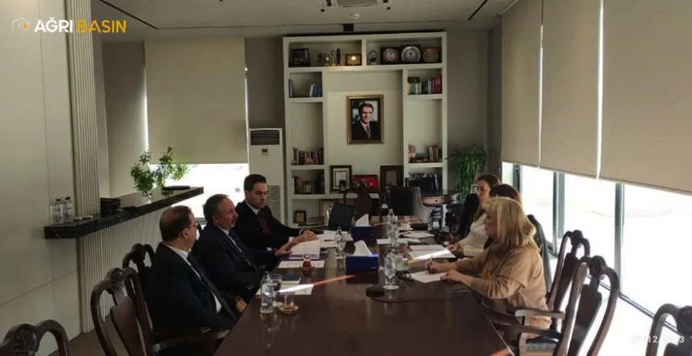 AİÇÜ Rektörü Prof. Dr. KARABULUT, IC Vakfı'nı Ziyaret Etti