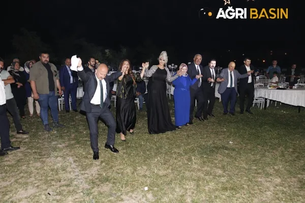 Ağrı'da Festival Gibi Geçen Düğün!