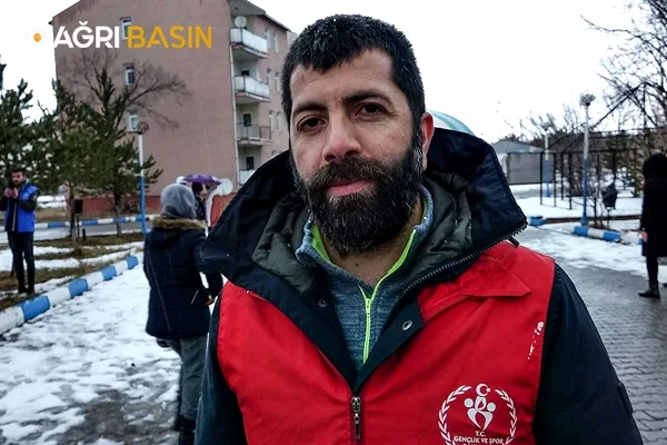 Ağrı Gençlik Merkezi Gönüllüleri Kuşları Unutmadı