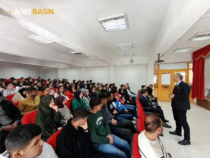 Müdür Kökrek’ten Üniversiteye Hazırlanan Öğrencilere Destek