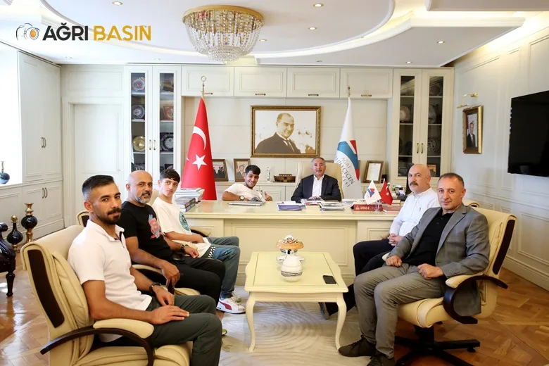 Prof. Dr. Karabulut Madalya Kazanan Sporcuları Misafir Etti