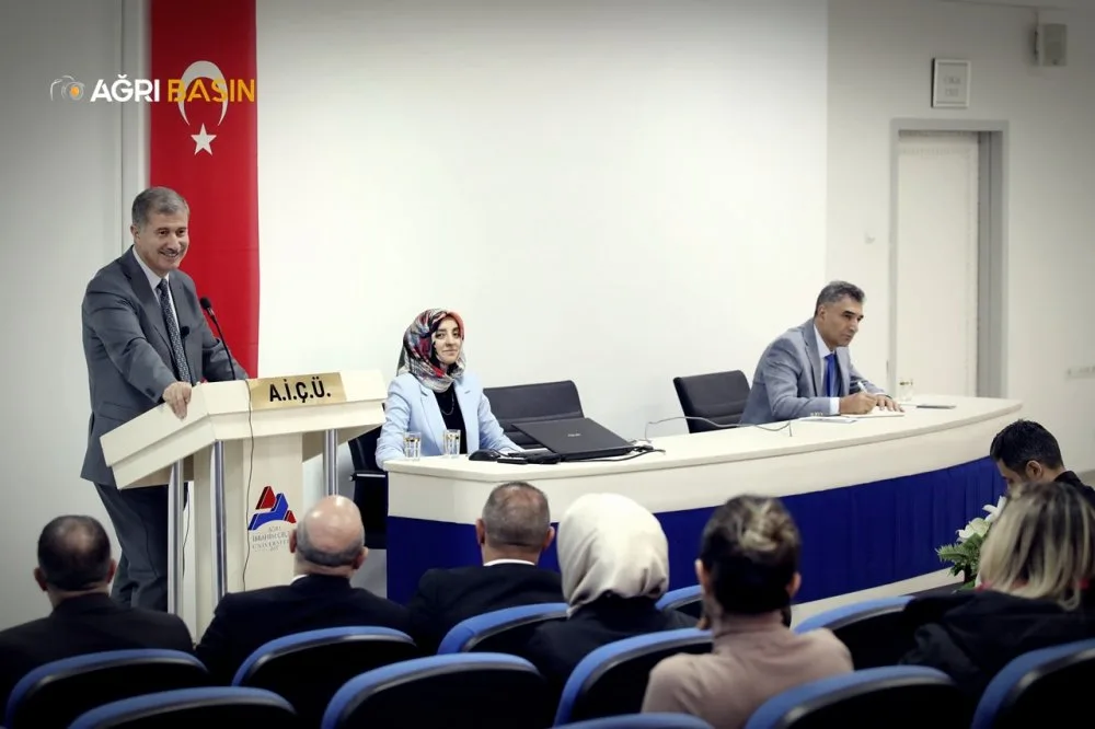 Rektör Gülçin, AİÇÜ idari personeliyle bir araya geldi