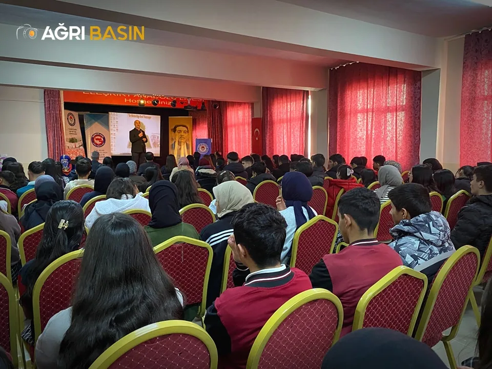 Eleşkirt’te Lise Öğrencilerine Kitap Okumanın Önemi Anlatıldı